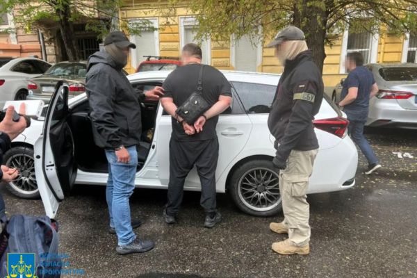 В Одесі на хабарі впіймали патрульного