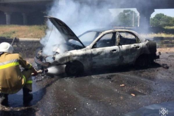 Згорів автомобіль в Миколаєві