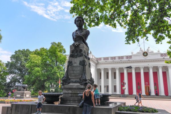 Знесення пам'ятника Пушкіну в Одесі