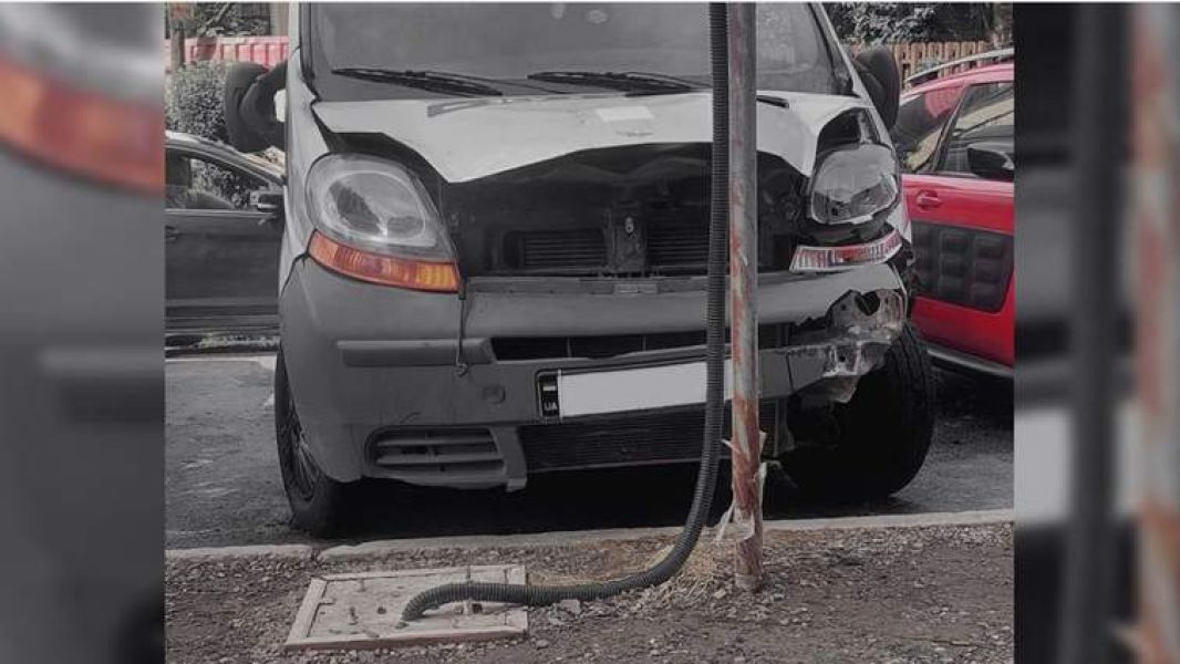 В Одесі спалили авто військових