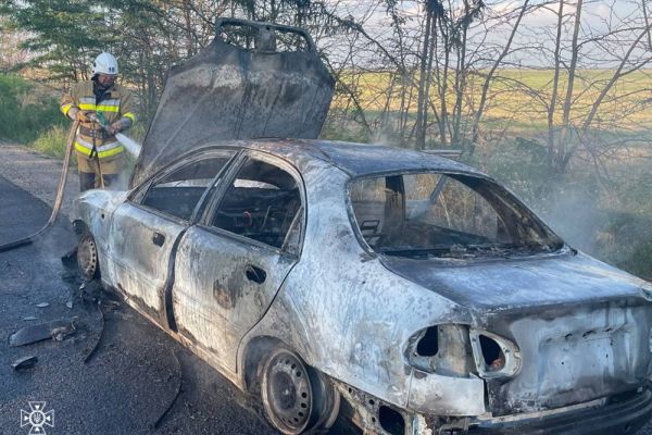 Горів автомобіль у Миколаєві