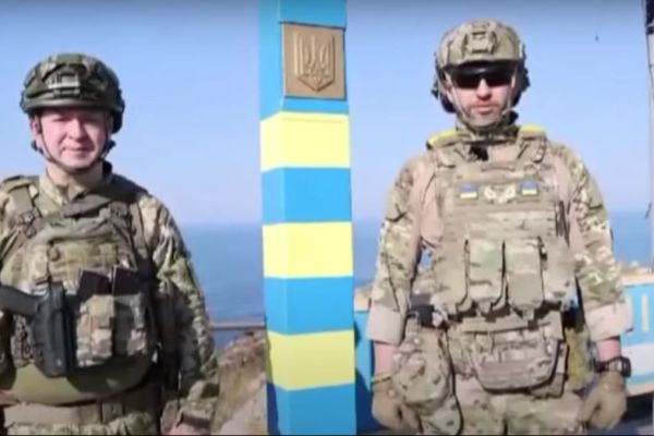 Прикордонний знак на Зміїному