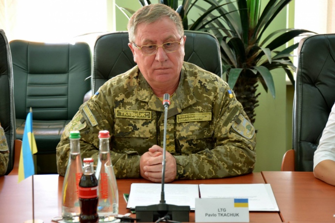 Журналісти розслідувачі знайшли незадекларовані елітні будинки та Лексус у керівника Національної академії сухопутних військ Павла Ткачука