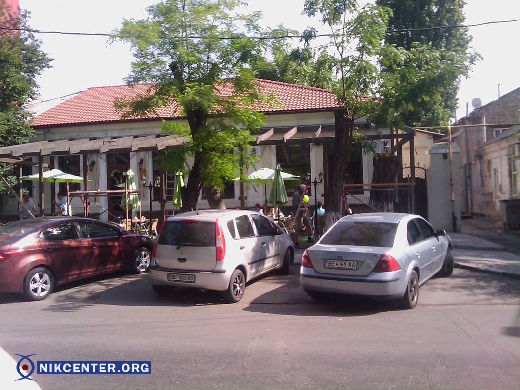 Деревья до того, как их спилили