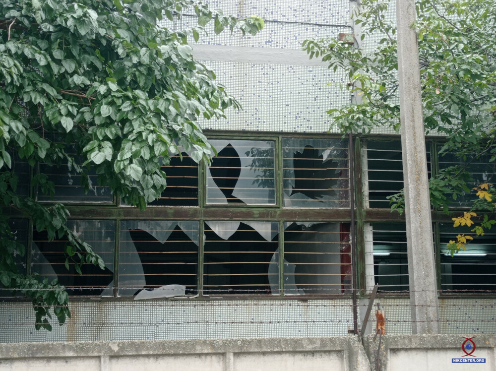 Ударною хвилею вибило вікна будівлі на ПАЕС