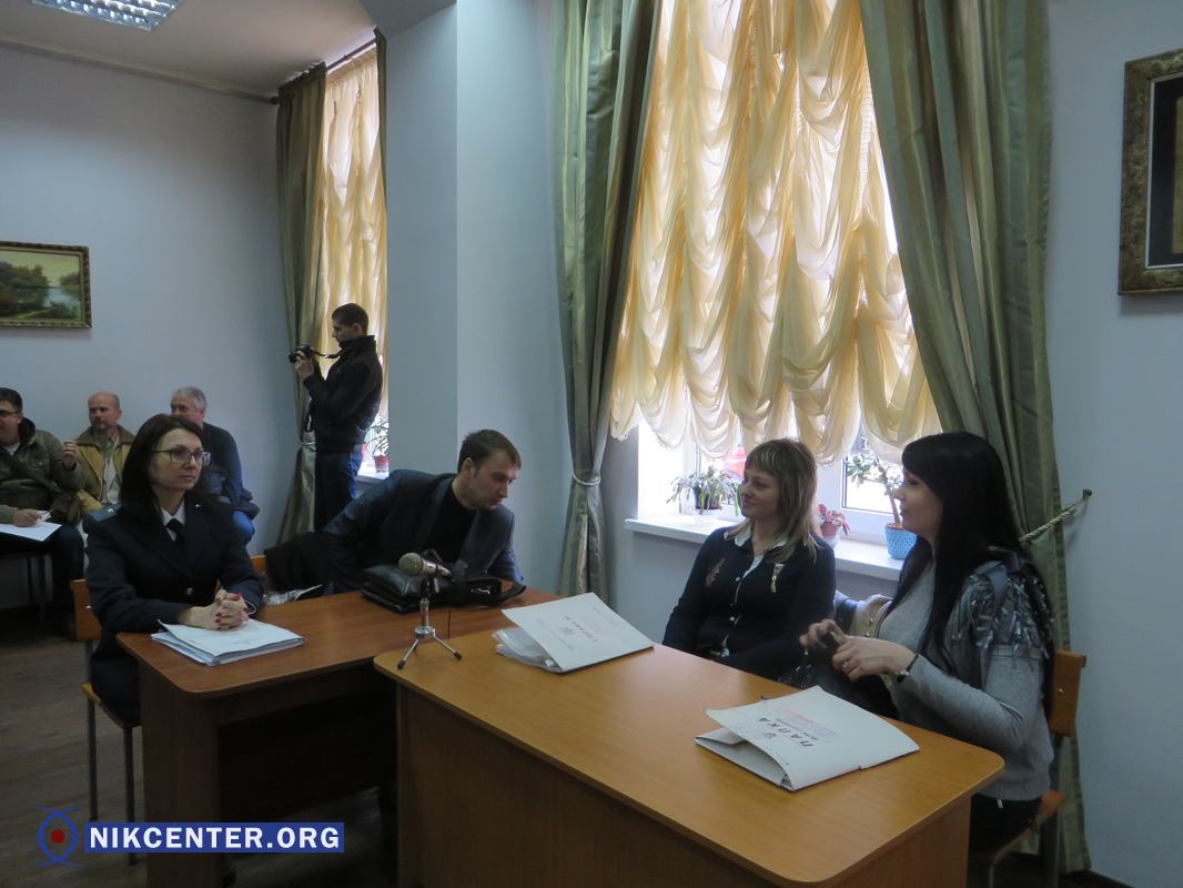 Слева - представитель областной прокуратуры Наталья Цвикилевич