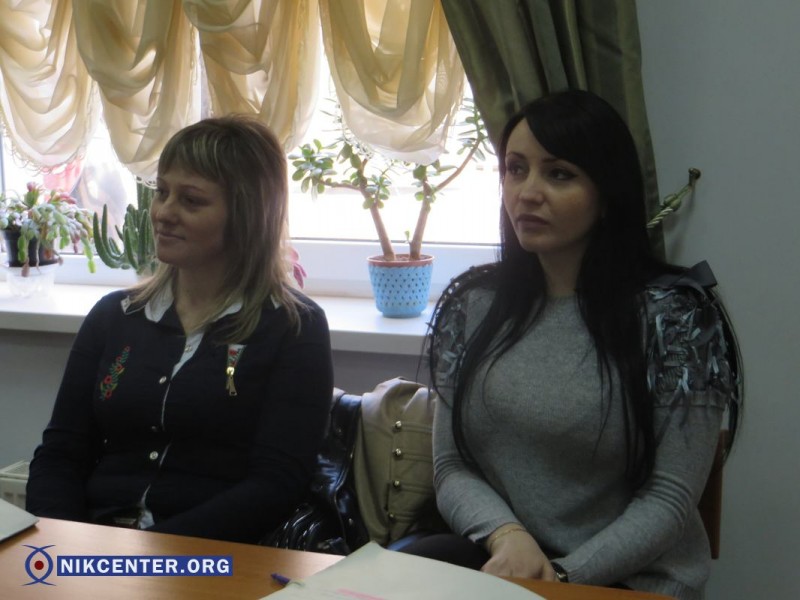 Фото из архива. Слева - Инна Гресь