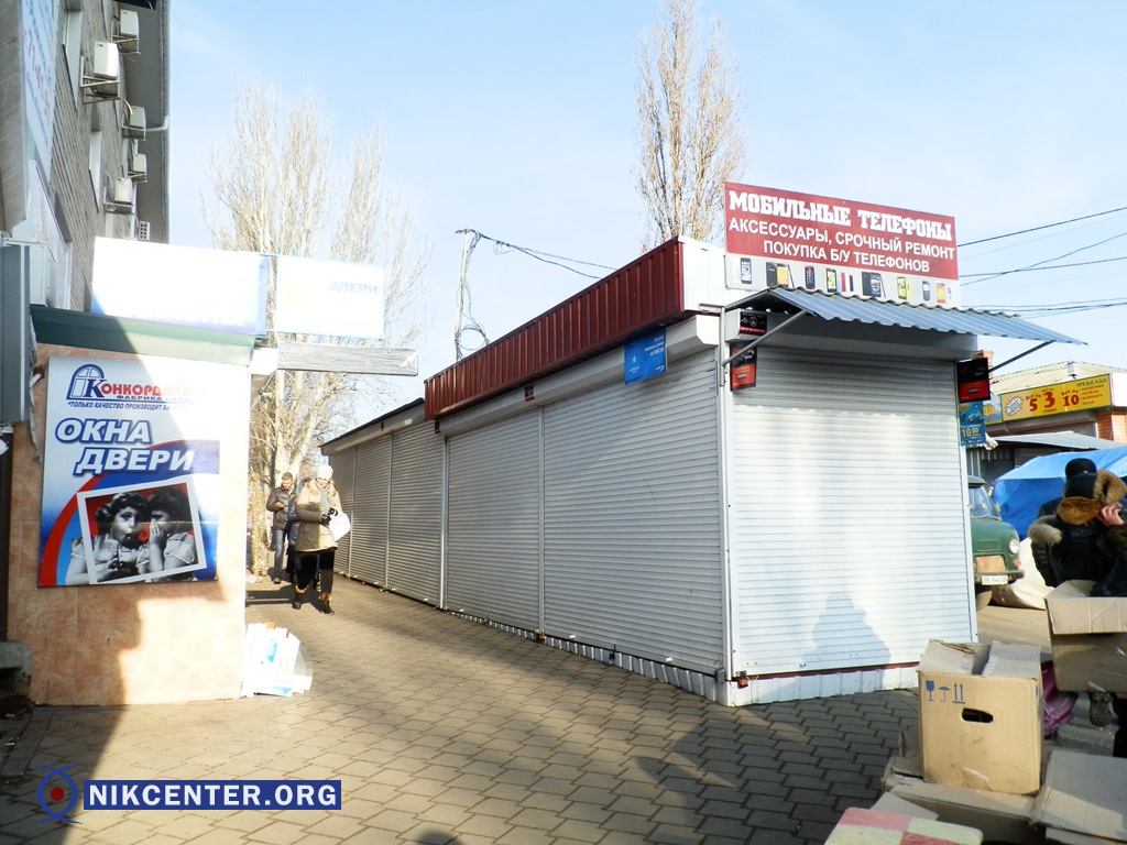 Так называемые передвижные временные сооружения, у которых срок действия договора истек ещё в сентябре 2014 года