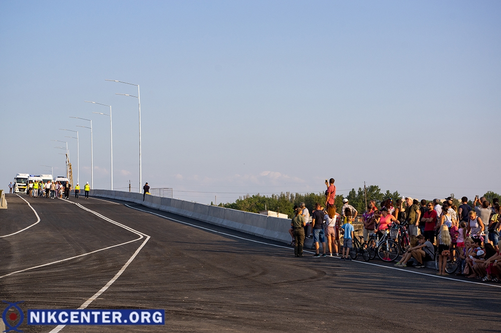 Торжественный момент - движение по мостопереходу открыто