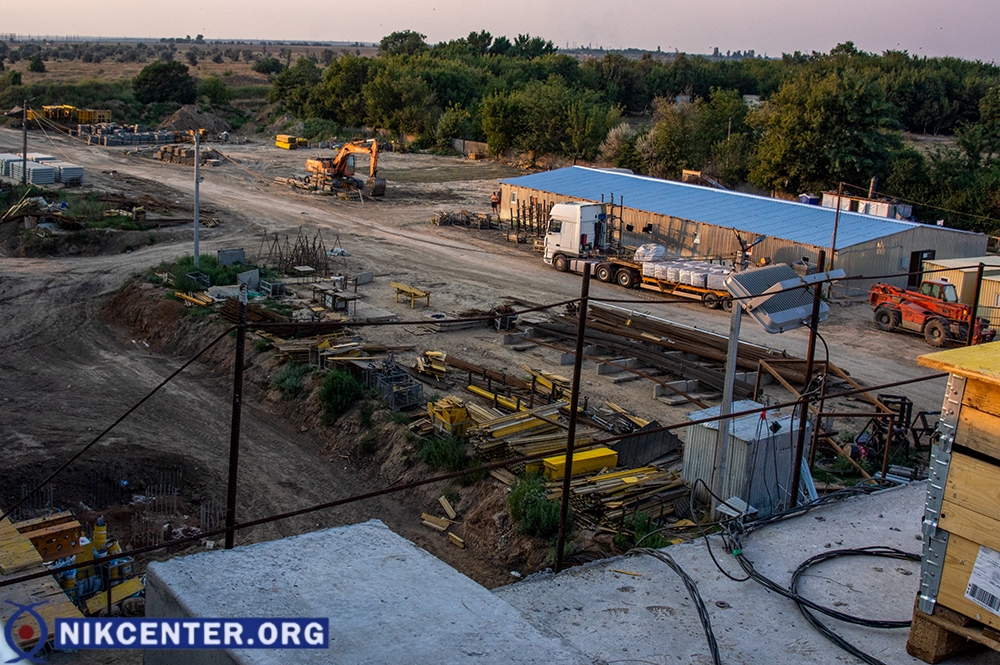 Строительство мостоперехода идёт без выходных