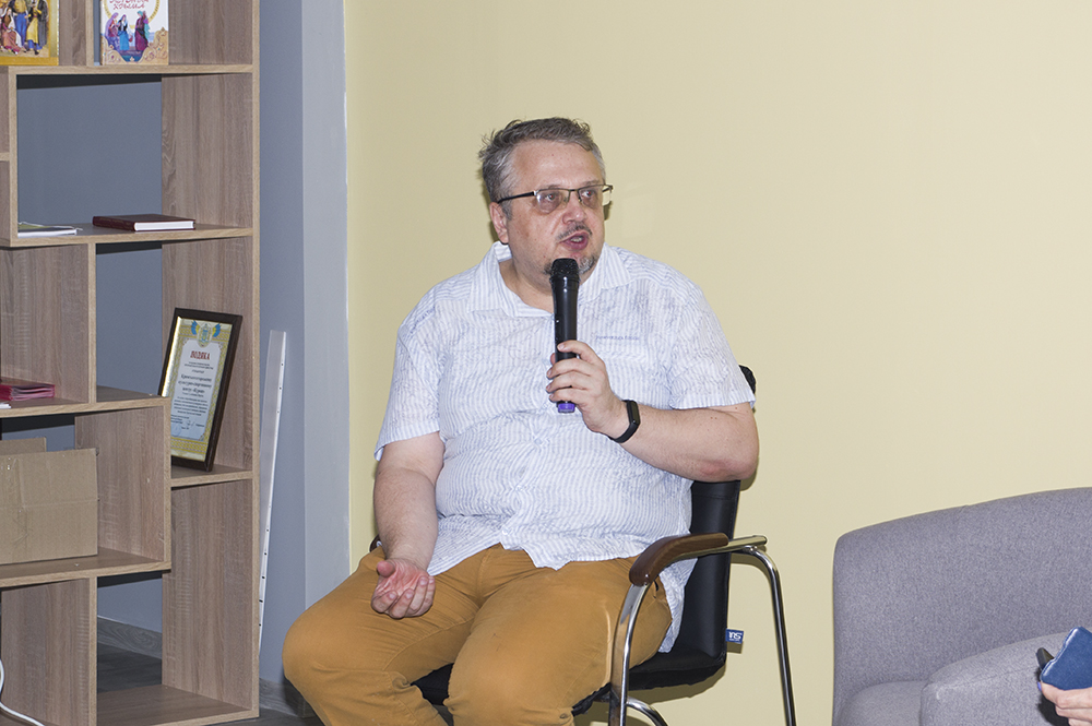 Сценарист и редактор проекта "Крым: 25 лет борьбы за Украину" Дементий Белый