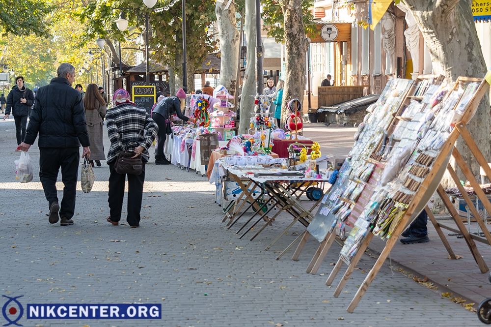 Уличная выносная торговля оказалась в выгодном положении: она под ограничения пока не подпадает.