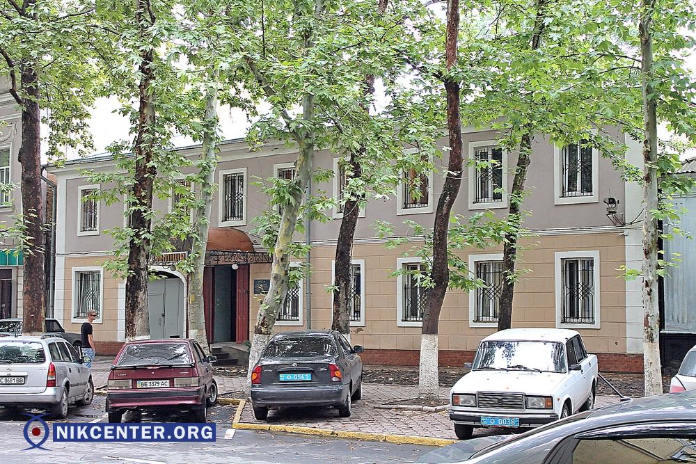 Центральный райотдел только издалека выглядит еще ничего