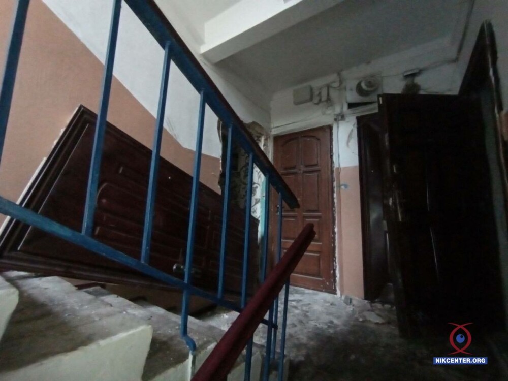 Ракета влучила у багатоповерхівку 