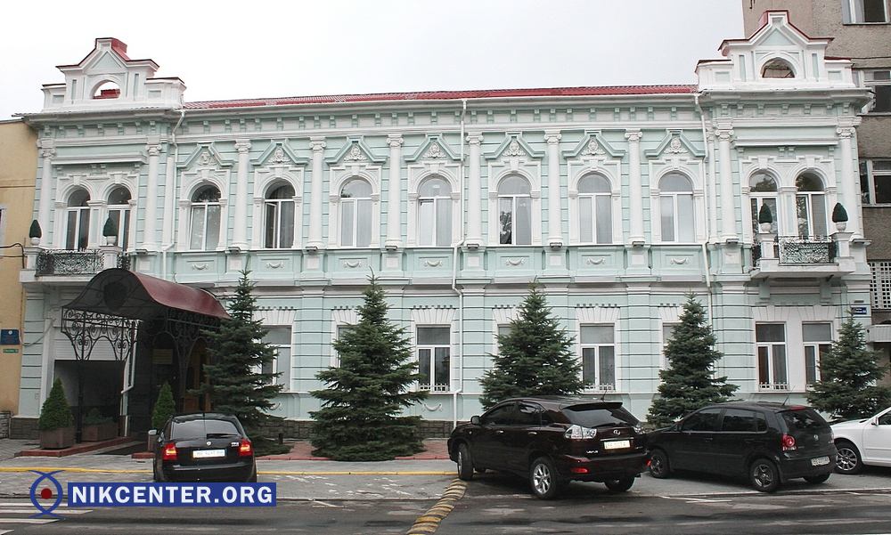 Не отстает прокуратура области, которая выглядит, как конфетка