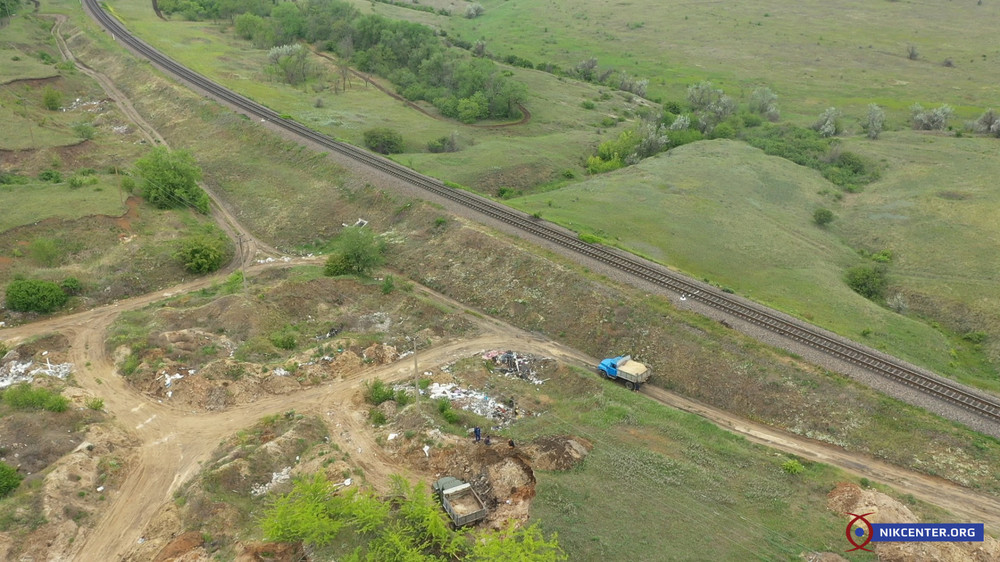 На Терновском карьере тоже незаконно добывают песок, но не в таких масштабах, как в Каравеллово