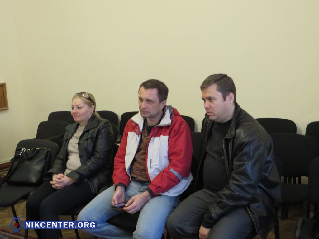 Слева - Елена Подцыкина