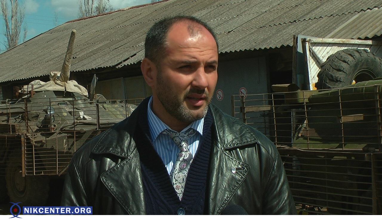 Волонтёр Аркадий Дабагян не доволен тем, что машины, закупленные за народные средства, оказались такого низкого качества