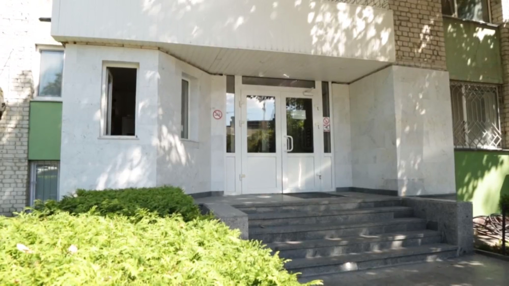 Під”їзд будинку на вул. Лабораторній