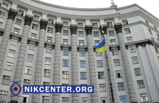 Депутаты Николаевского областного совета Юрий Кормышкин и Елена Донченко, которая является подписантом его фирмы