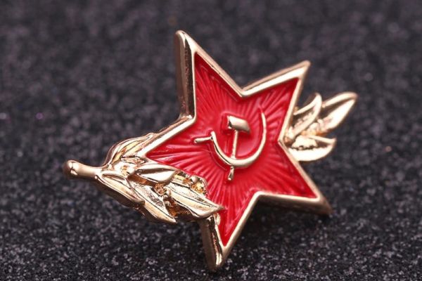 Житель Миколаївщини поширював комуністичні символи