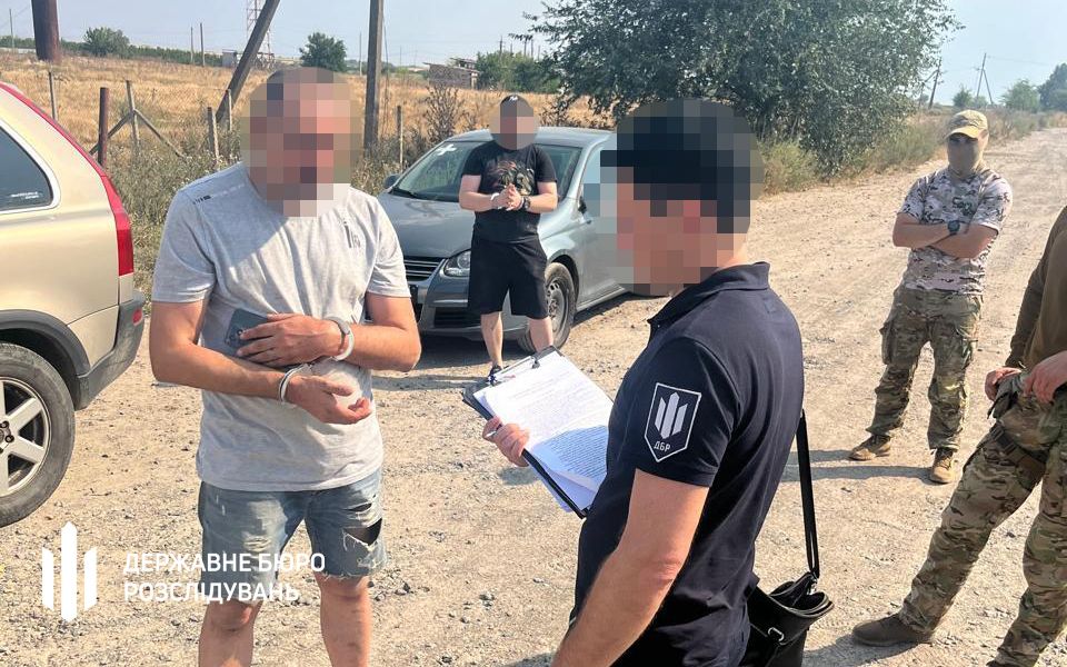 Військовий з Миколаївщини продавав автівки для ЗСУ