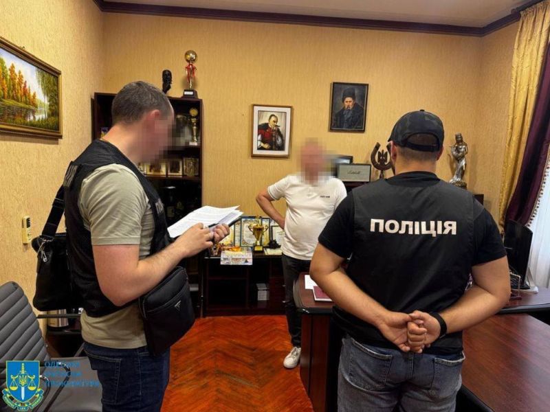 На Одещині посадовці вимагали 40 тисяч доларів