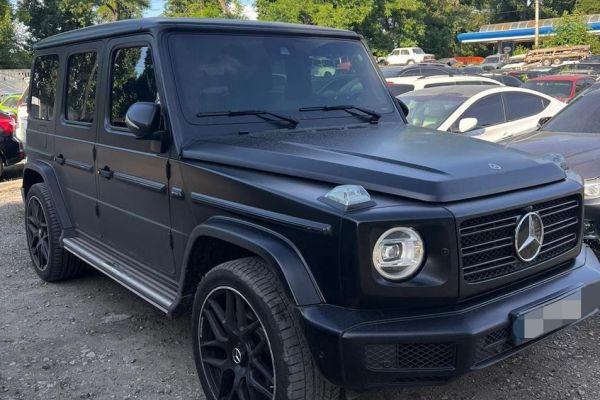 На Одещині керівник міграційного контролю купив дорогий позашляховик