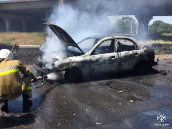 Згорів автомобіль в Миколаєві