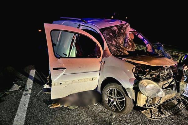Уламки впали на автомобіль у Дніпропетровську